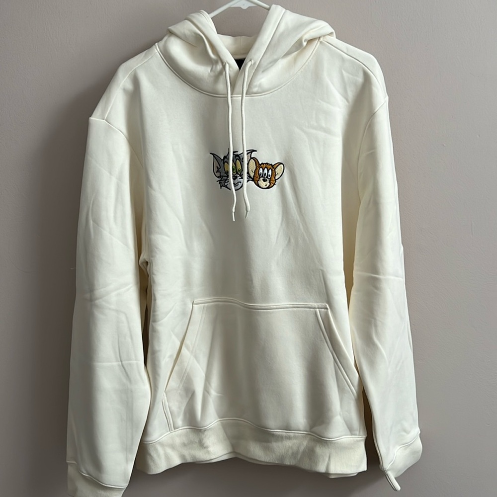 H & M, Mens large sweatshirt. Regular fit. Cream Color. NWT